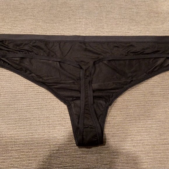 Cacique 24/26 (4X) No-Show Thong Panty - Picture 3 of 5